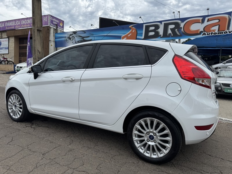 FIESTA 1.6 TITANIUM HATCH 16V FLEX 4P AUTOMÁTICO - 2015 - DOIS IRMãOS