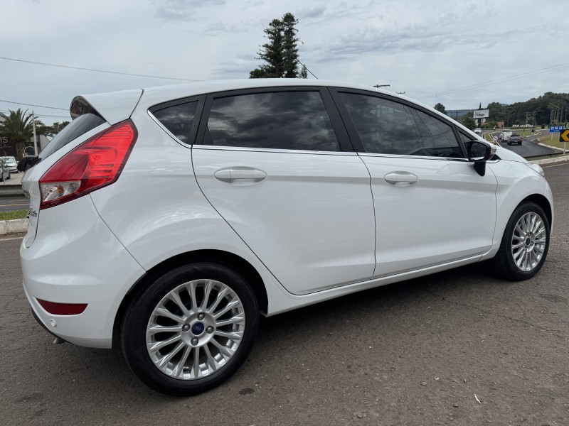 FIESTA 1.6 TITANIUM HATCH 16V FLEX 4P AUTOMÁTICO - 2015 - DOIS IRMãOS