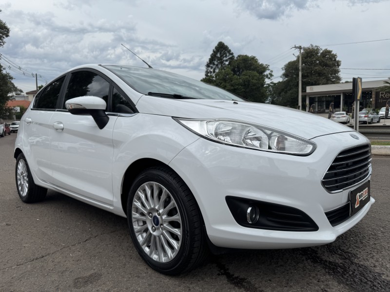 FIESTA 1.6 TITANIUM HATCH 16V FLEX 4P AUTOMÁTICO - 2015 - DOIS IRMãOS