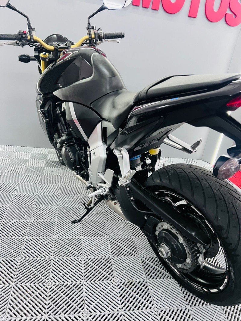 CB 1000R  - 2015 - CAMPO BOM