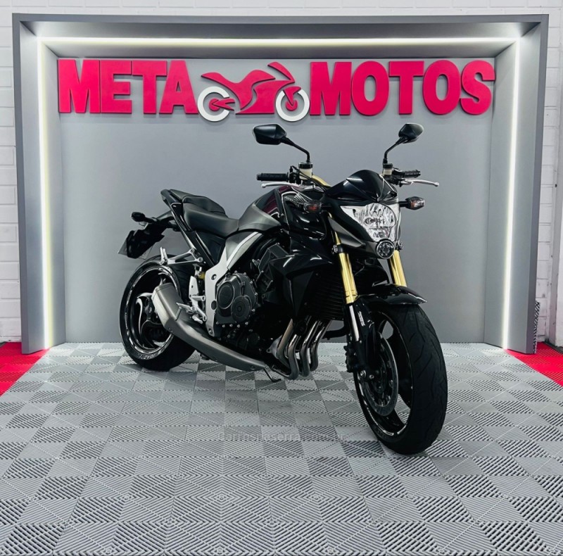 CB 1000R  - 2015 - CAMPO BOM