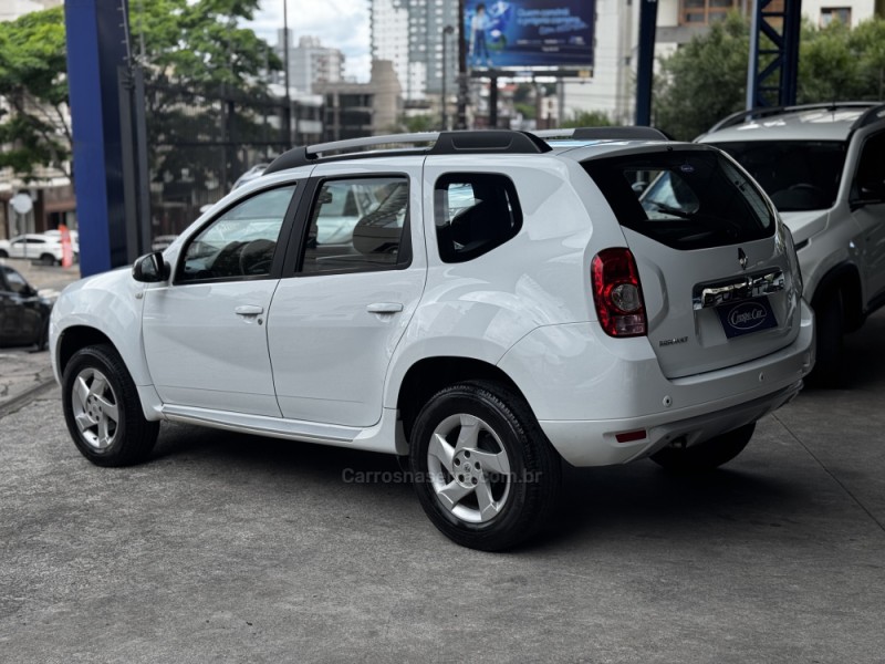 DUSTER 1.6 DYNAMIQUE 4X2 16V FLEX 4P MANUAL - 2014 - CAXIAS DO SUL