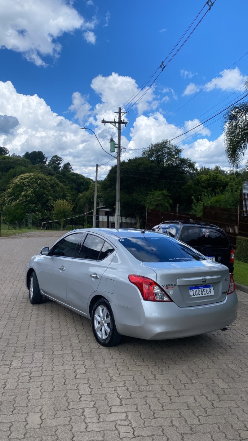 VERSA 1.6 16V SL FLEXSTART FLEX 4P AUTOMÁTICO - 2014 - CAXIAS DO SUL