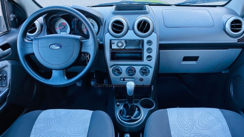 FIESTA 1.6 MPI 8V GASOLINA 4P MANUAL - 2010 - DOIS IRMãOS