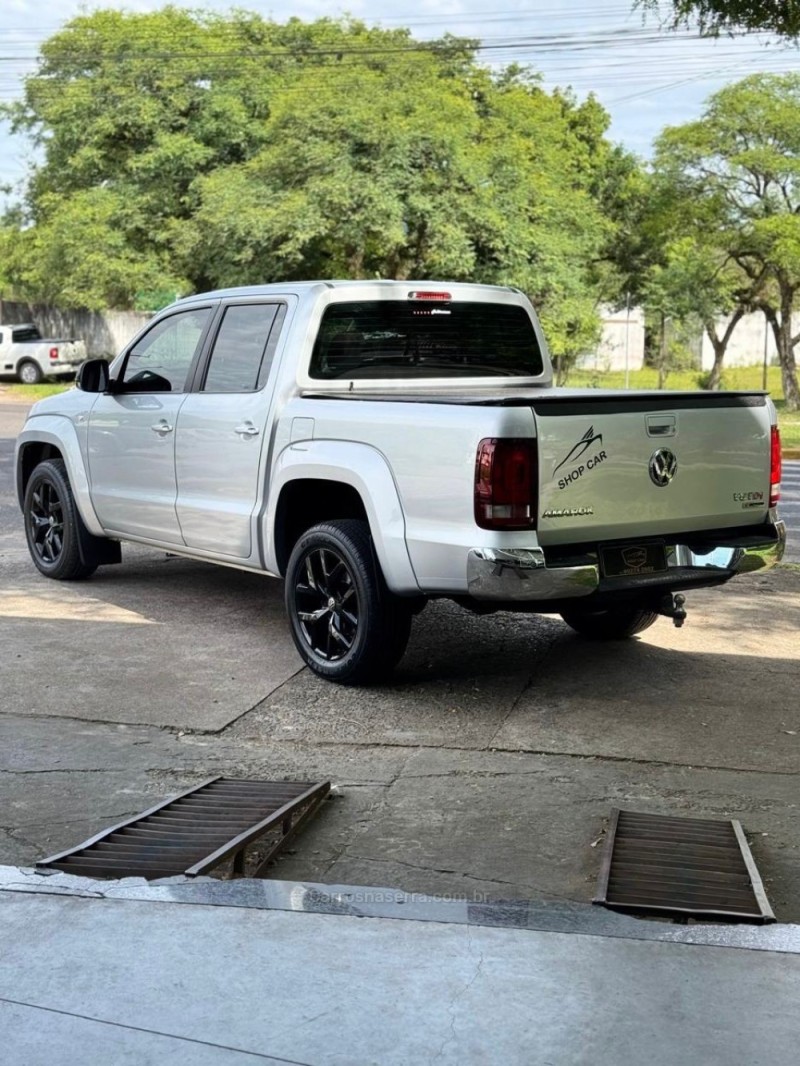 AMAROK 3.0 V6 TDI HIGHLINE CD DIESEL 4MOTION AUTOMÁTICO - 2018 - MONTENEGRO