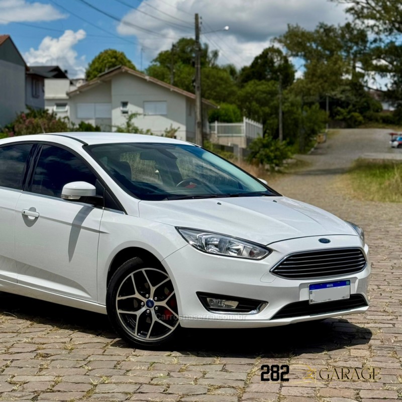 FOCUS 2.0 TITANIUM HATCH 16V FLEX 4P AUTOMÁTICO - 2016 - FARROUPILHA