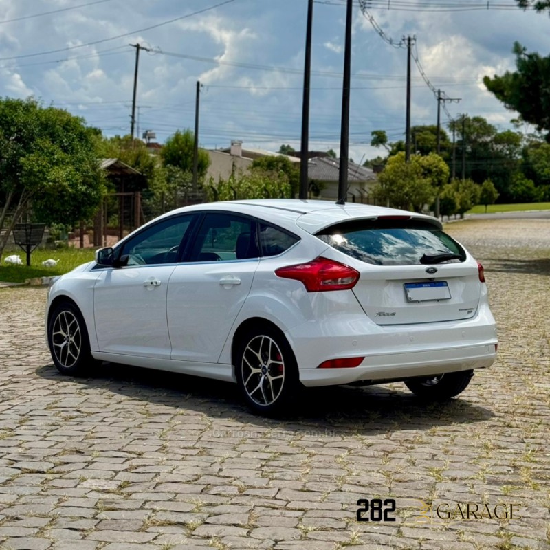 FOCUS 2.0 TITANIUM HATCH 16V FLEX 4P AUTOMÁTICO - 2016 - FARROUPILHA