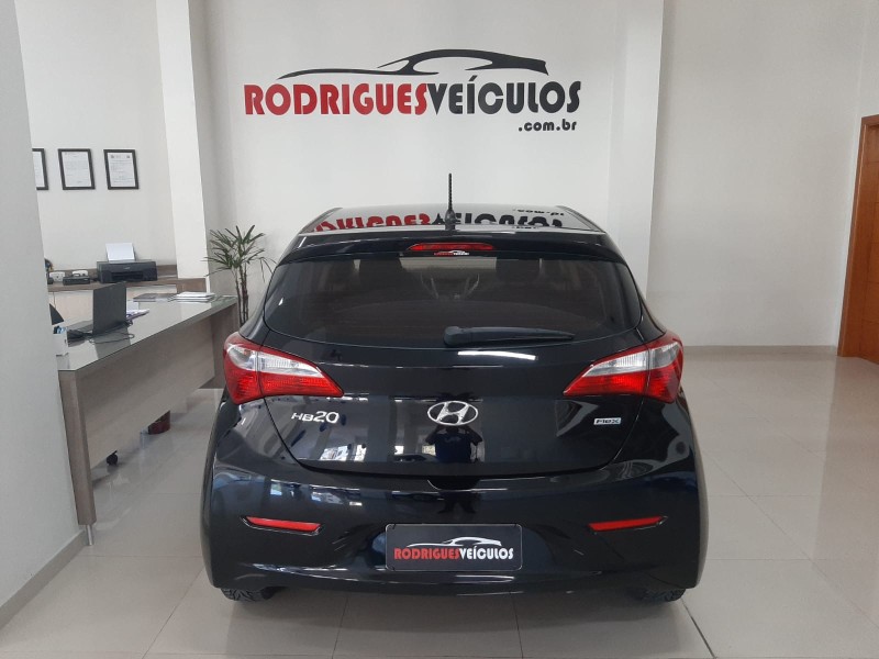 HB20 1.0 COMFORT PLUS 12V FLEX 4P MANUAL - 2014 - CAXIAS DO SUL