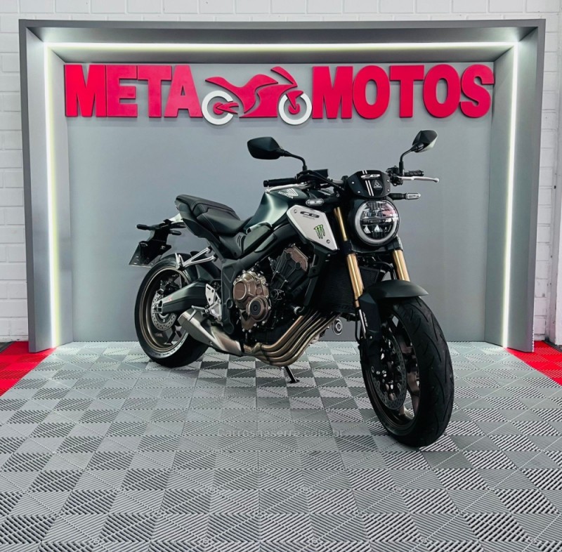 CB 650R  - 2023 - CAMPO BOM