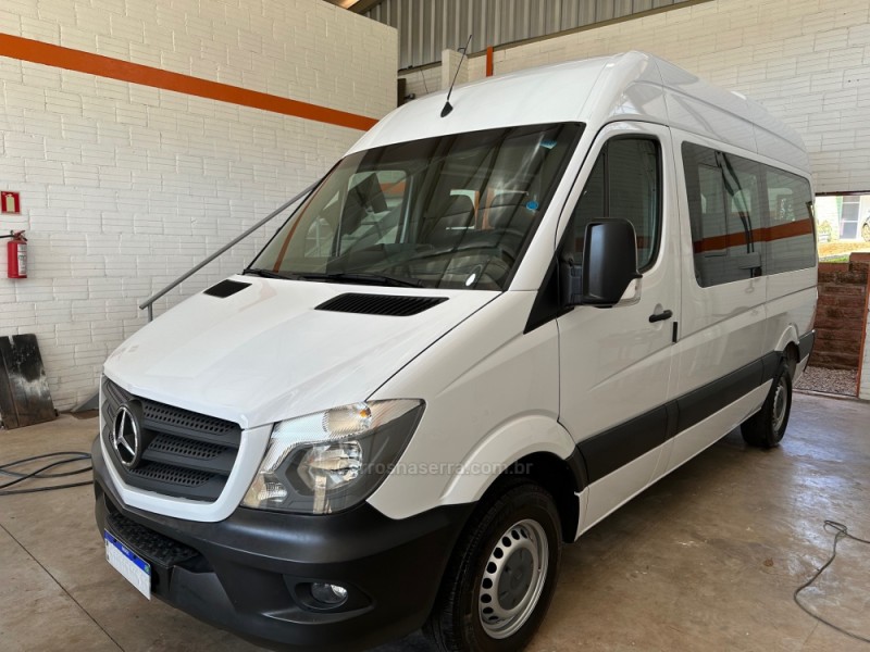 SPRINTER 2.2 415 CDI VAN 16 LUGARES TETO ALTO 16V BI-TURBO DIESEL MANUAL - 2018 - BENTO GONçALVES