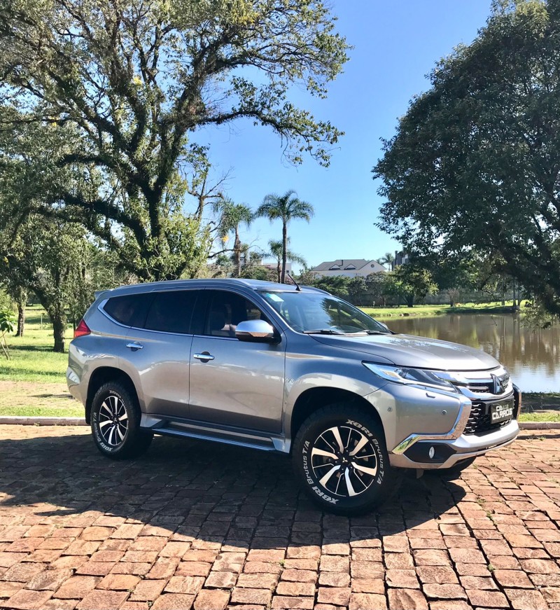 PAJERO SPORT 2.4 HPE-S 4X4 DIESEL 4P AUTOMÁTICO - 2020 - LAJEADO