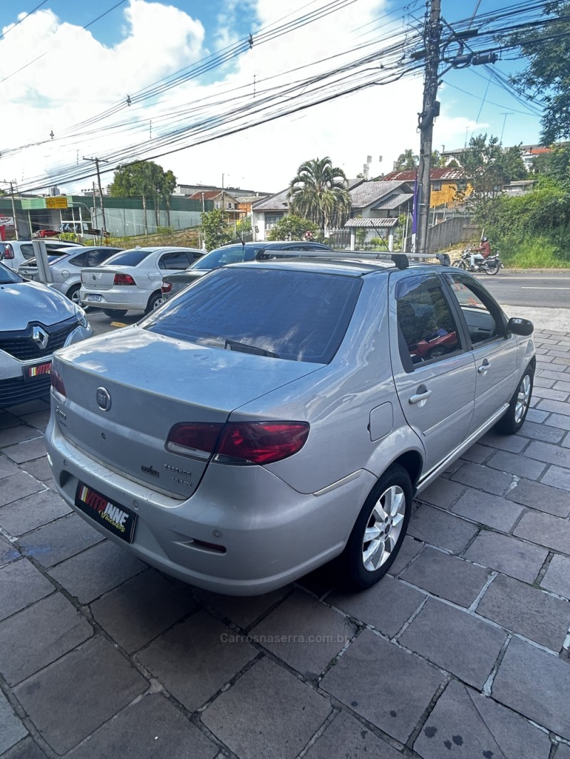 GRAND SIENA 1.6 MPI ESSENCE SUBLIME 16V FLEX 4P AUTOMATIZADO - 2011 - CAXIAS DO SUL