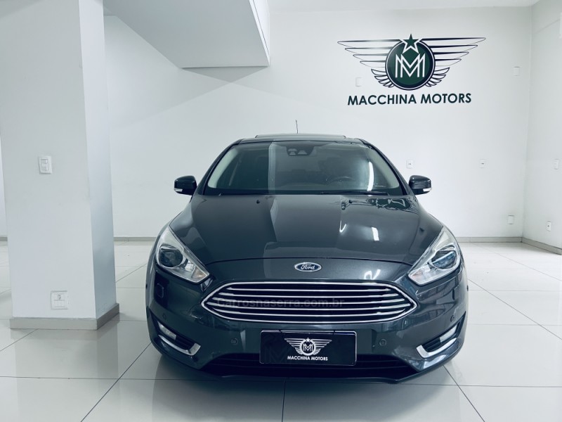 FOCUS 2.0 TITANIUM PLUS FASTBACK 16V FLEX 4P AUTOMÁTICO - 2016 - CAXIAS DO SUL