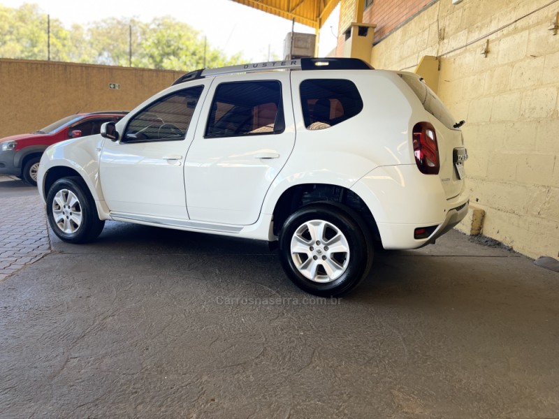 DUSTER 1.6 DYNAMIQUE 4X2 16V FLEX 4P MANUAL - 2017 - CAXIAS DO SUL