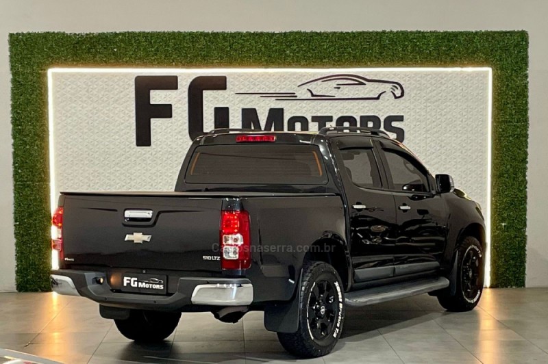 S10 2.4 LTZ 4X2 CD 8V FLEX 4P MANUAL - 2013 - NOVO HAMBURGO