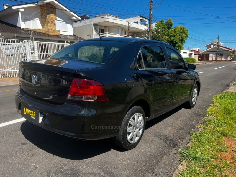 VOYAGE 1.0 MI 8V FLEX 4P MANUAL - 2011 - PASSO FUNDO