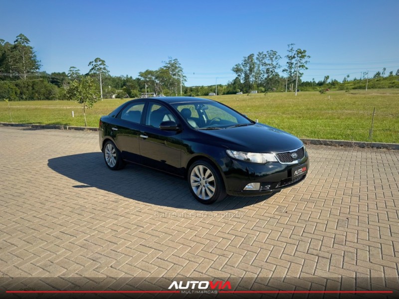 CERATO 1.6 SX3 16V GASOLINA 4P AUTOMÁTICO - 2013 - SAPIRANGA