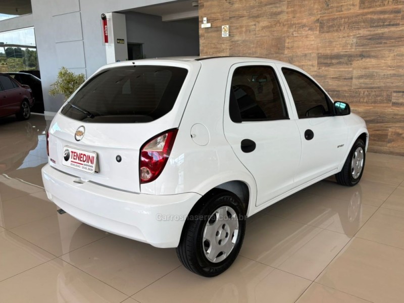 CELTA 1.0 MPFI SPIRIT 8V FLEX 4P MANUAL - 2011 - IGREJINHA