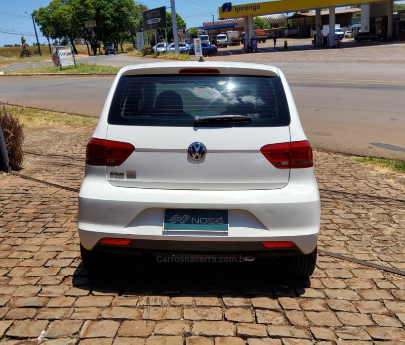 FOX 1.0 MI TRENDLINE 8V FLEX 4P MANUAL - 2015 - NãO-ME-TOQUE