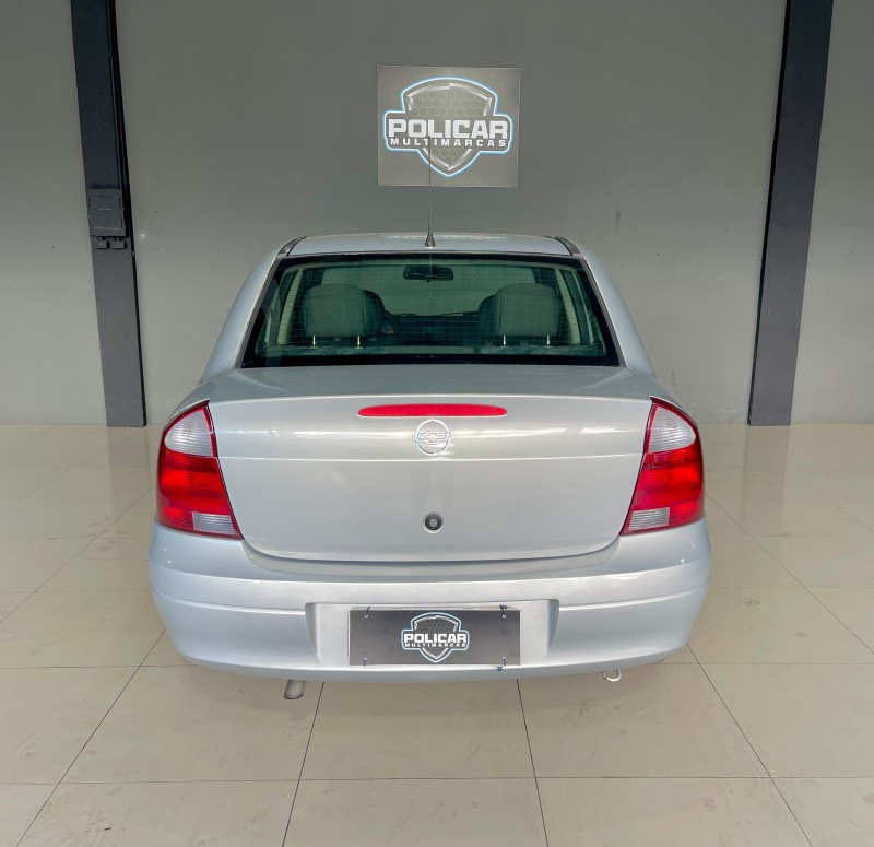 CORSA 1.8 MPFI SEDAN 8V GASOLINA 4P MANUAL - 2003 - CAXIAS DO SUL