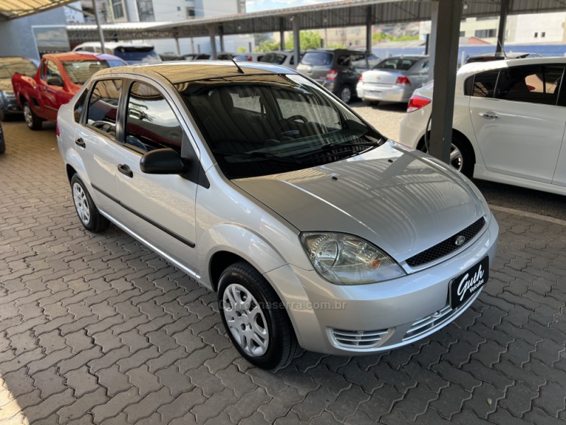 FIESTA 1.6 ROCAM SEDAN 8V FLEX 4P MANUAL - 2005 - BOM PRINCíPIO