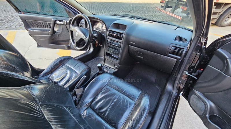 ASTRA 2.0 SFI GSI 16V GASOLINA 4P MANUAL - 2005 - CAXIAS DO SUL