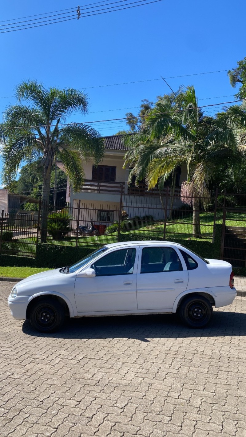 CORSA 1.6 MPFI GL SEDAN 8V GASOLINA 4P MANUAL - 1998 - CAXIAS DO SUL