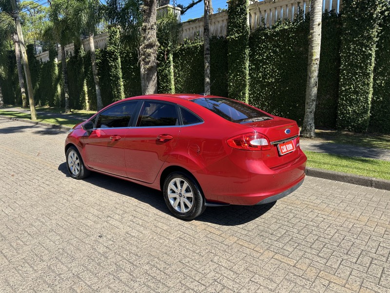 FIESTA 1.6 SE SEDAN 16V FLEX 4P MANUAL - 2011 - CAXIAS DO SUL