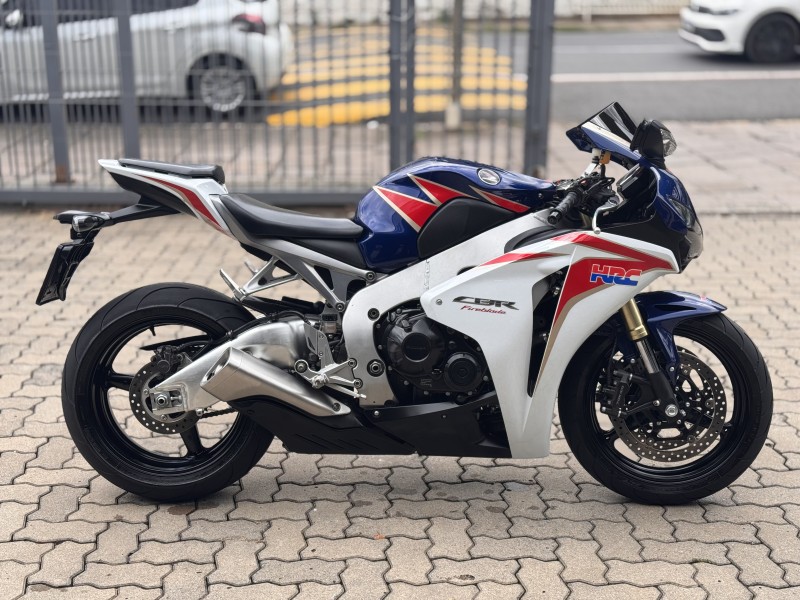 CBR 1000RR FIREBLADE - 2011 - BENTO GONçALVES