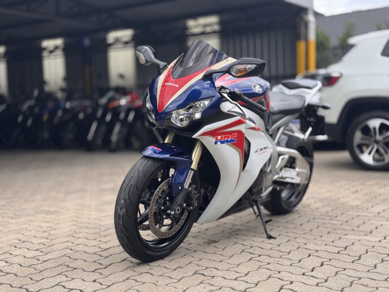 CBR 1000RR FIREBLADE - 2011 - BENTO GONçALVES