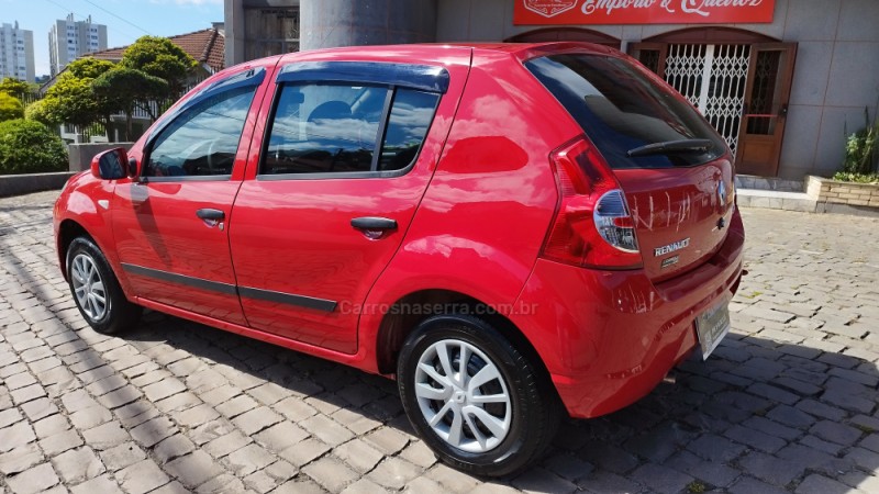 SANDERO 1.0 AUTHENTIQUE 8V FLEX 4P MANUAL - 2011 - FARROUPILHA