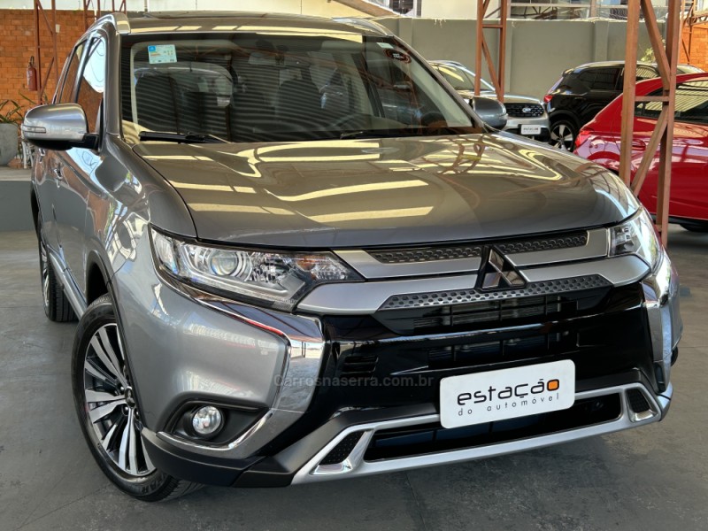 OUTLANDER 2.0 HPE MIVEC SPORT FLEX 4P AUTOMÁTICO - 2020 - NOVO HAMBURGO