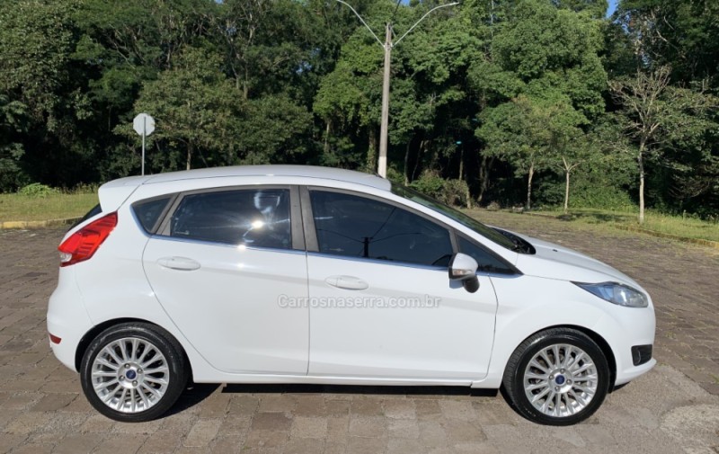 FIESTA 1.6 TITANIUM PLUS HATCH 16V FLEX 4P AUTOMÁTICO - 2015 - GUAPORé