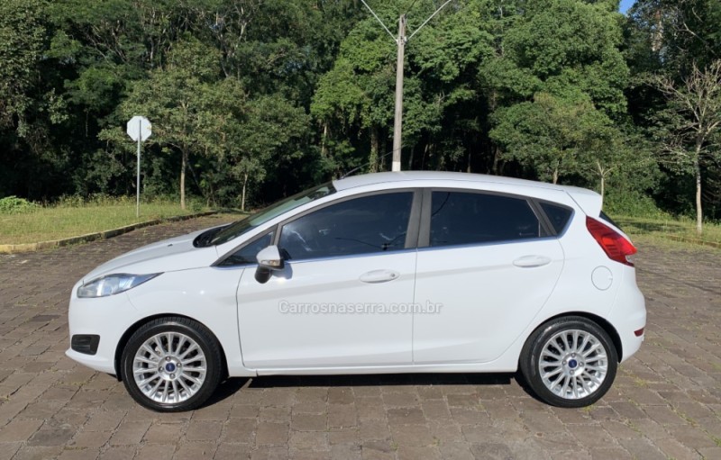 FIESTA 1.6 TITANIUM PLUS HATCH 16V FLEX 4P AUTOMÁTICO - 2015 - GUAPORé