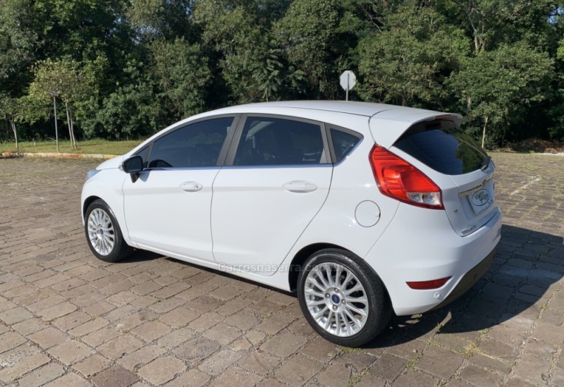 FIESTA 1.6 TITANIUM PLUS HATCH 16V FLEX 4P AUTOMÁTICO - 2015 - GUAPORé