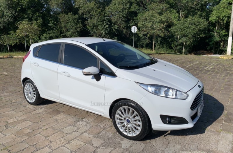 FIESTA 1.6 TITANIUM PLUS HATCH 16V FLEX 4P AUTOMÁTICO