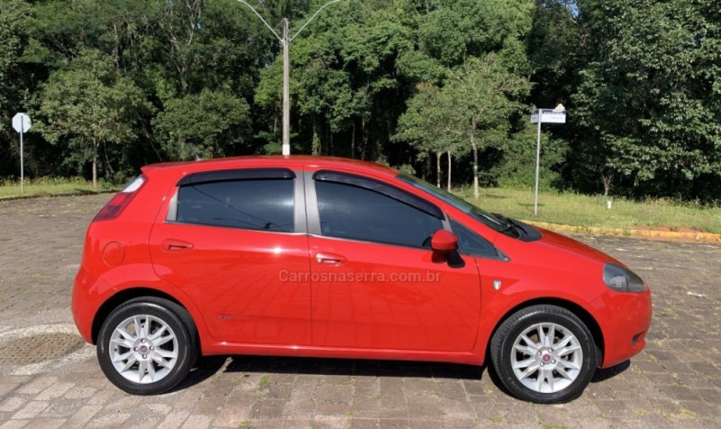 PUNTO 1.4 ATTRACTIVE ITALIA 8V FLEX 4P MANUAL - 2012 - GUAPORé