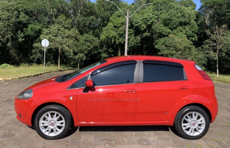 PUNTO 1.4 ATTRACTIVE ITALIA 8V FLEX 4P MANUAL - 2012 - GUAPORé