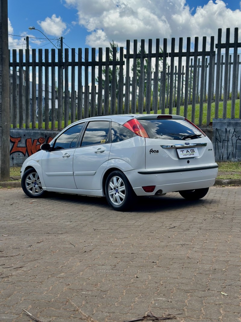 FOCUS 2.0 GHIA 16V FLEX 4P MANUAL - 2008 - CAMPO BOM