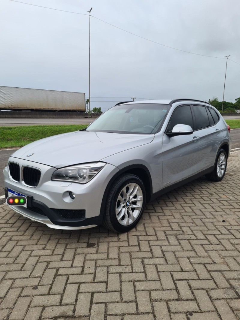 X1 2.0 16V TURBO ACTIVEFLEX SDRIVE20I 4P AUTOMÁTICO - 2015 - SOMBRIO