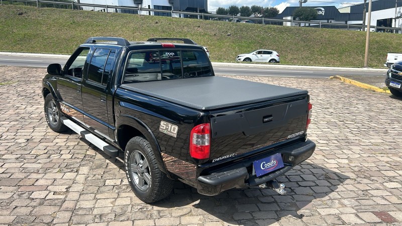 S10 2.4 MPFI RODEIO 4X2 CD 8V FLEX 4P MANUAL - 2011 - FARROUPILHA