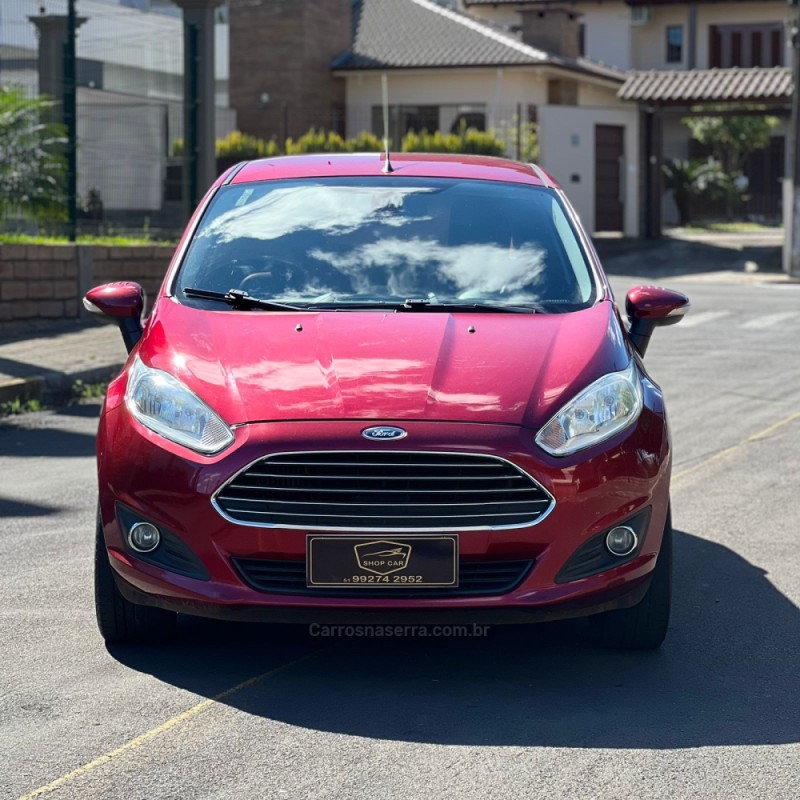 FIESTA 1.0 ECOBOOST TITANIUM PLUS HATCH 12V GASOLINA 4P AUTOMÁTICO - 2017 - MONTENEGRO