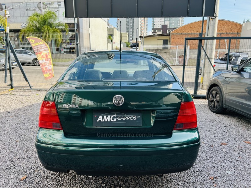 BORA 2.0 MI 8V GASOLINA 4P MANUAL - 2001 - CAXIAS DO SUL