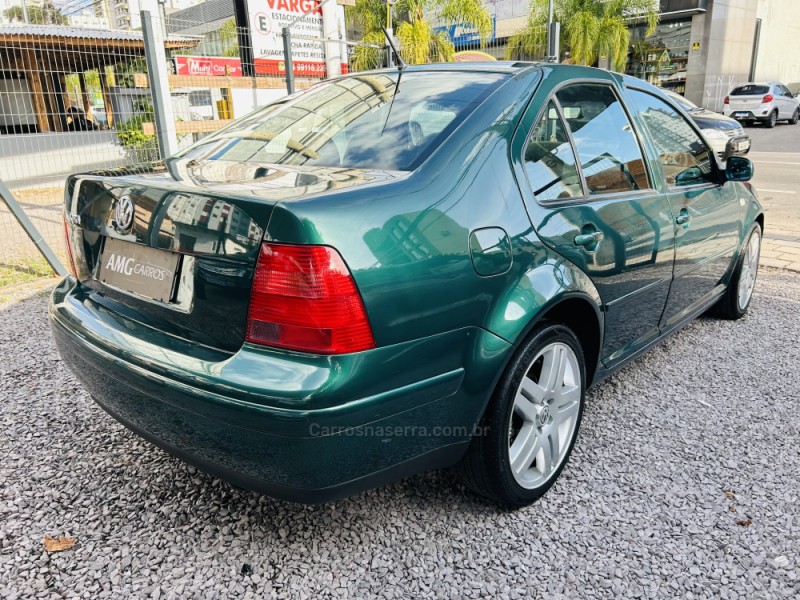 BORA 2.0 MI 8V GASOLINA 4P MANUAL - 2001 - CAXIAS DO SUL