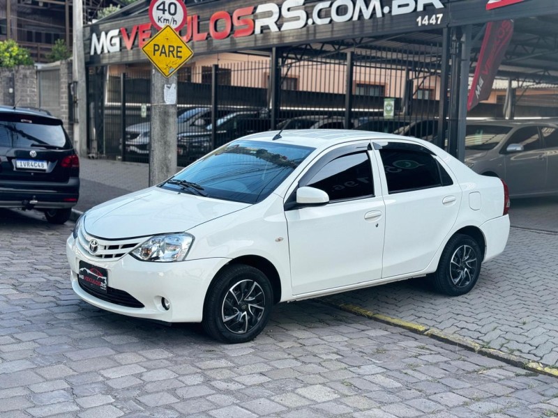 etios 1.5 x sedan 16v flex 4p automatico 2017 caxias do sul