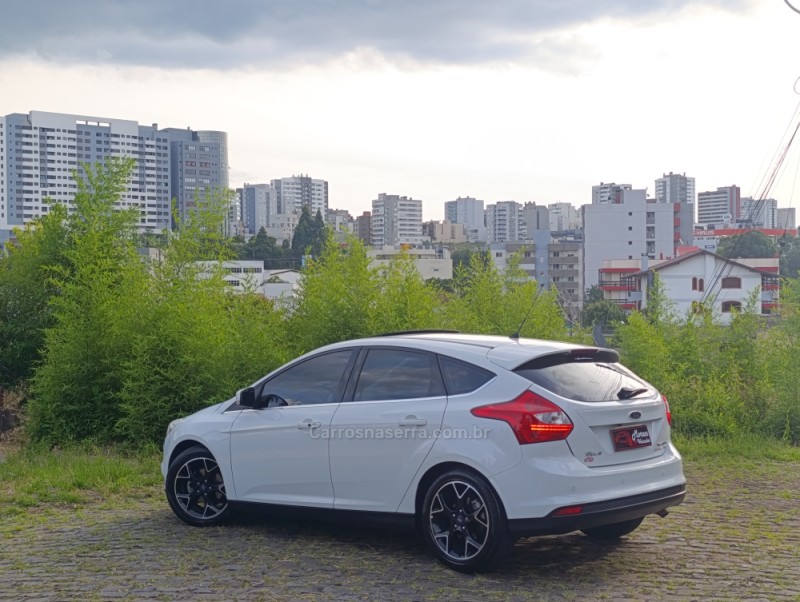 FOCUS 2.0 TITANIUM PLUS HATCH 16V FLEX 4P AUTO - 2015 - CAXIAS DO SUL