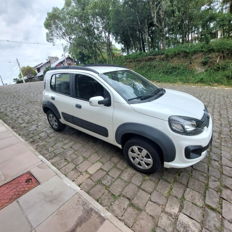 UNO 1.0 EVO VIVACE 8V FLEX 4P MANUAL - 2019 - FARROUPILHA