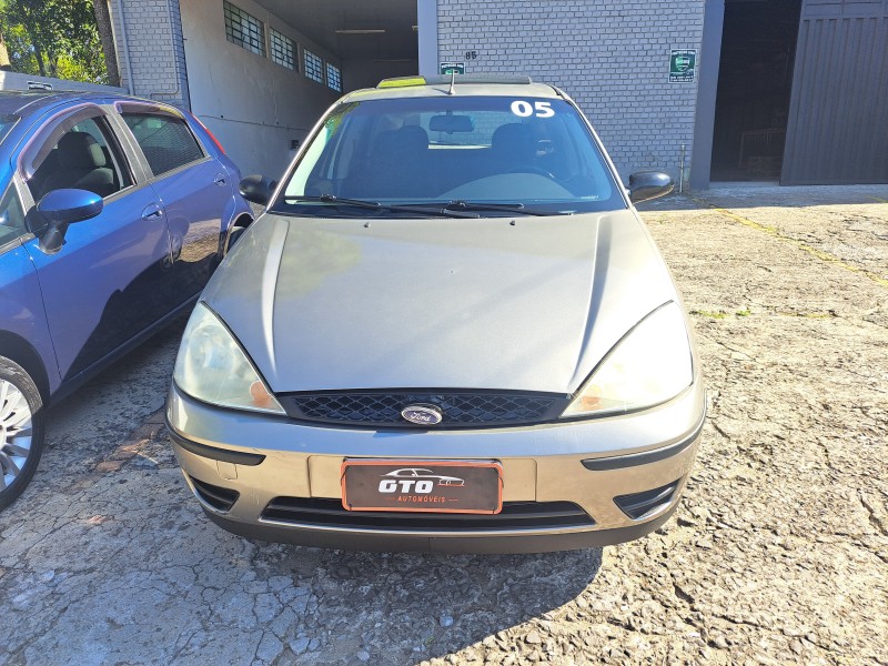 FOCUS 1.6 8V FLEX 4P MANUAL - 2005 - FARROUPILHA