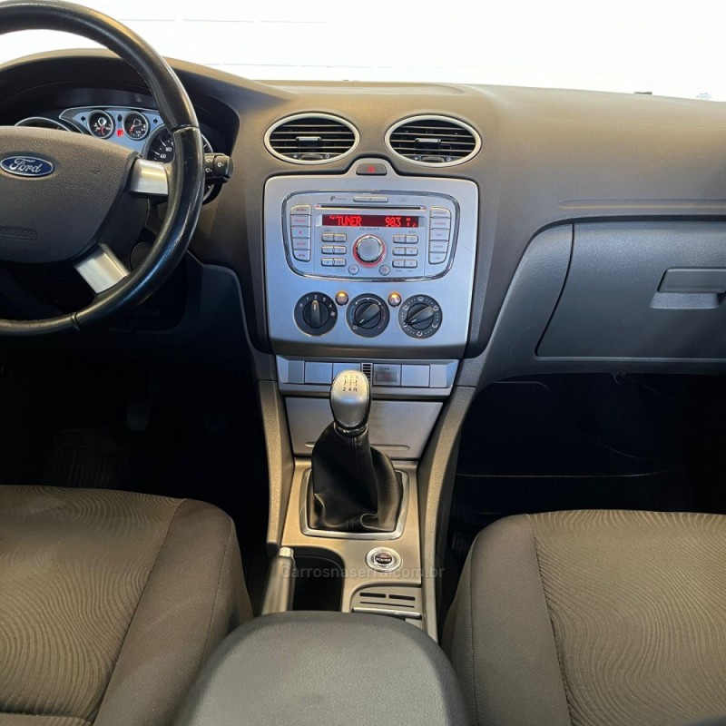 FOCUS 2.0 SEDAN 16V GASOLINA 4P MANUAL - 2011 - NOVO HAMBURGO