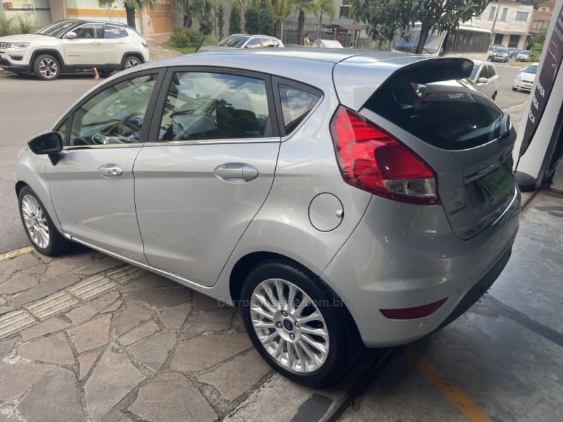 FIESTA 1.6 TITANIUM HATCH 16V FLEX 4P AUTOMÁTICO - 2016 - BENTO GONçALVES